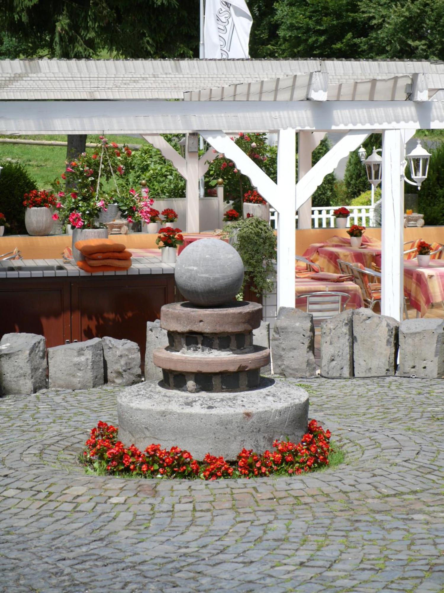Studentenmuehle Hotel - Restaurant Nomborn Exterior foto